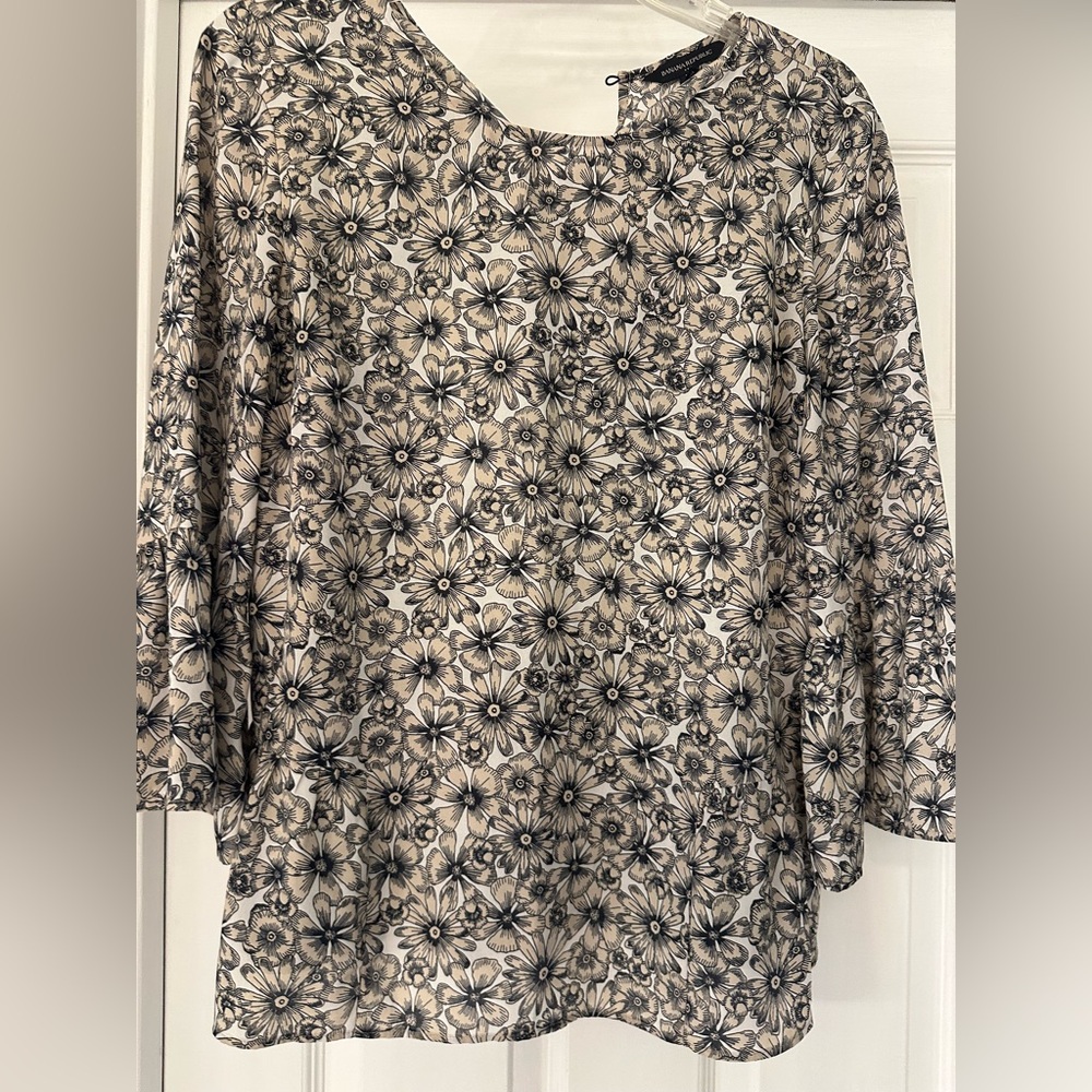 Banana Republic Black and Cream Floral Blouse